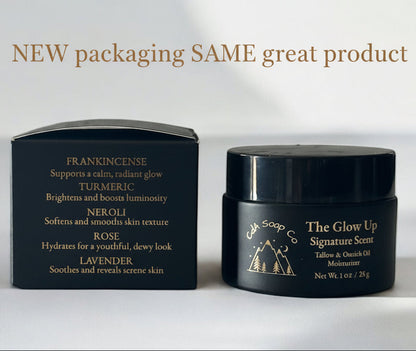 Cosmetic jar with black packaging and text on a white background